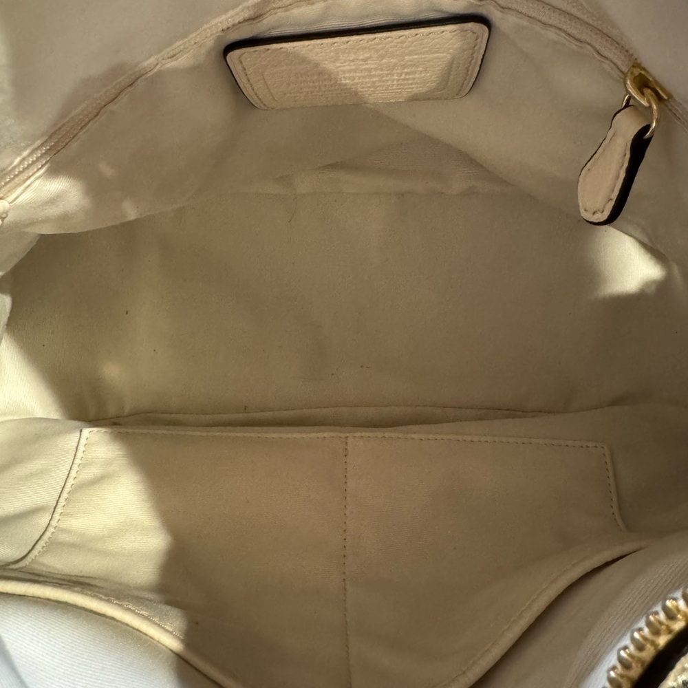 Coach Chelsea Hobo - Picture 5 of 6